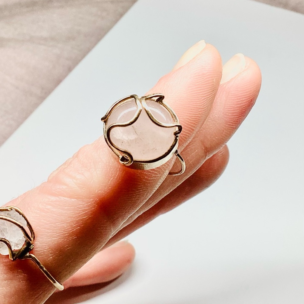 ROSE QUARTZ SPHERE RING - Picture 3 of 7